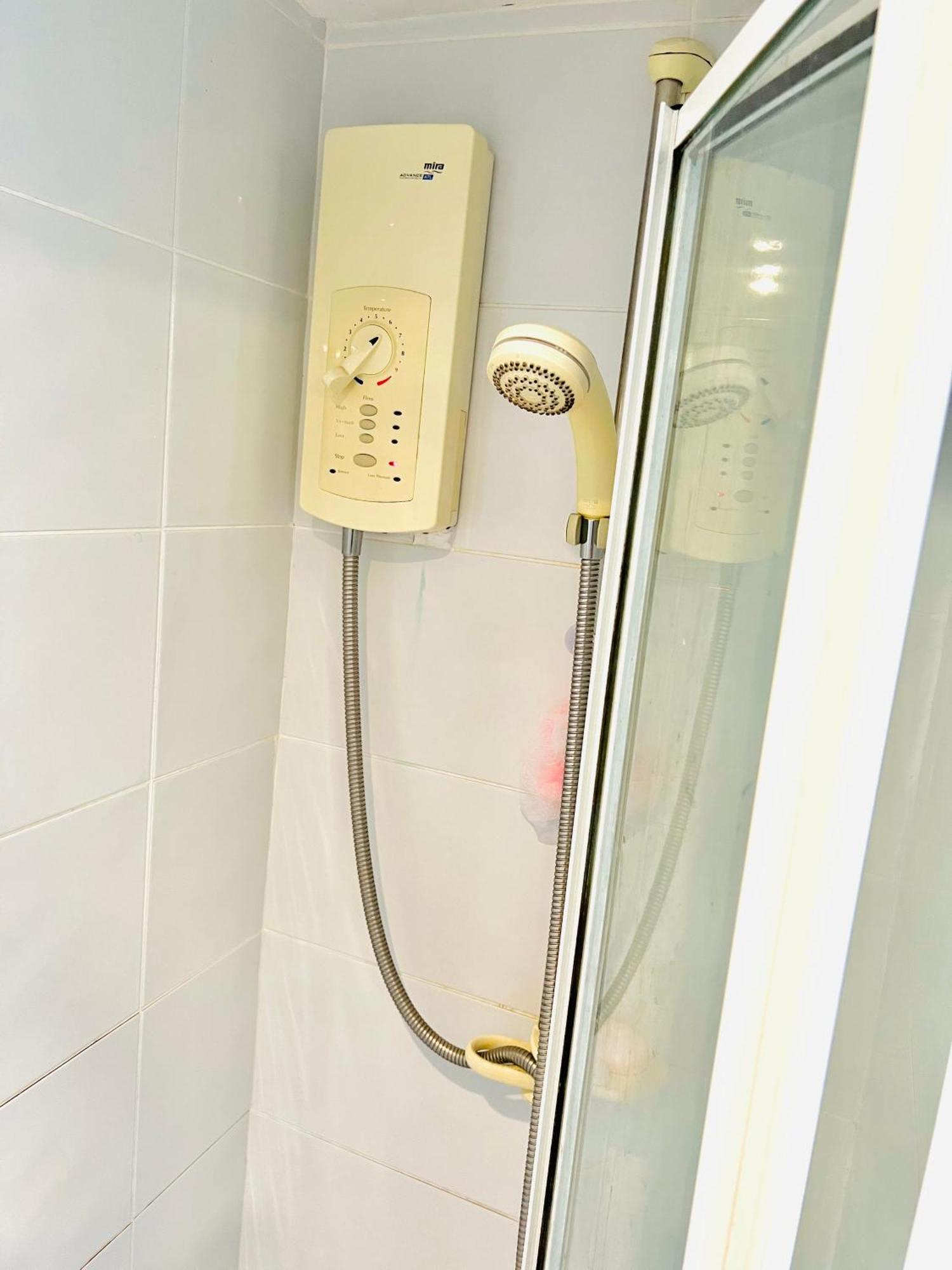 אדינבורו Leith Walk Villa Budget Guest House מראה חיצוני תמונה